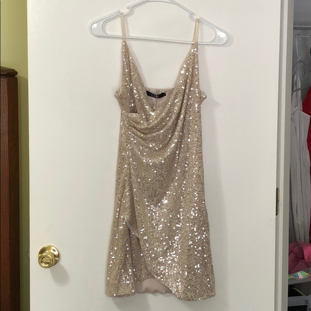 Gold Sequins Mini Dress! Size: L